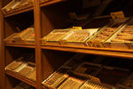Bei Pfeifen Heinrichs gibt es alles für Tabakliebhaber: 97.000 Pfeifen in allen