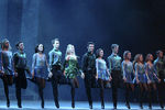 Die Tänzer der weltberühmten Show Riverdance steppen in der Lanxess-Arena zu i