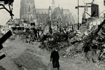 Die Hohe Straße liegt 1945&nbsp; in Trümmern. (<a target="_blank&q