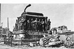 Das Denkmal von Friedrich Wilhelm II., heute wieder ein Wahrzeichen auf dem Heum