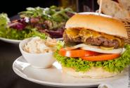 burger_hamburger-salat_imago61184895_juniart_600.jpg