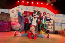 CONNI_Zirkus-Musical_Ensemble_IV_copyright_Tiffany_Goedde_COCOMICO_Theater.jpg