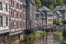 monschau-rurtal-wandern-AdobeStock_394508005_1200x680.jpg