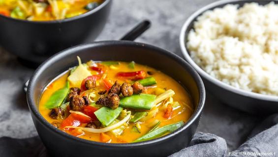curry-kichererbse_imago82937157_westend61_1200x680.jpg