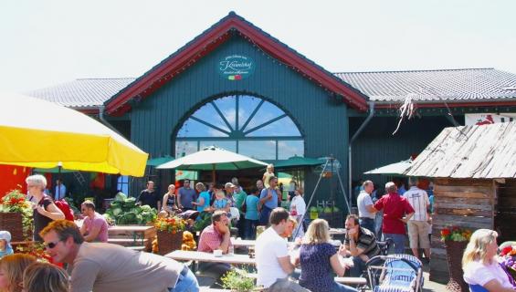 erl_Hof_Kinder_Flohm_bearb.jpg erl_Hof_Kinder_Flohm_bearb.jpg