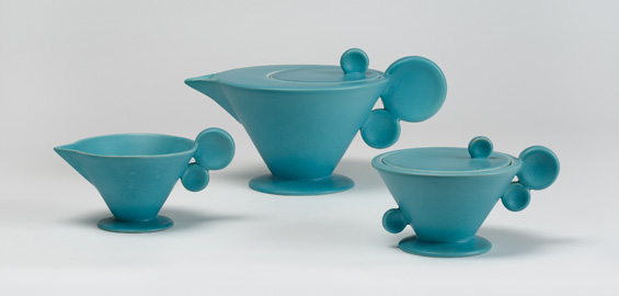 Margarete Heymann-Loebenstein, Teile eines Teeservice, Haël-Werkstätten für künstlerische Keramik, Marwitz, um 1929, Privatsammlung, © Estate of Margarete Marks. All rights reserved/VG Bild-Kunst, Bonn 2019 (Foto: © RBA Köln, Marion Mennicken) Margarete Heymann-Loebenstein, Teile eines Teeservice, Haël-Werkstätten für künstlerische Keramik, Marwitz, um 1929, Privatsammlung, © Estate of Margarete Marks. All rights reserved/VG Bild-Kunst, Bonn 2019 (Foto: © RBA Köln, Marion Mennicken)