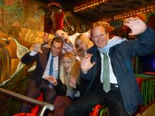 Herbert Geiss, Hanna Hansen und Stefan Löcher gruseln mit den Zombies um die Wette (Foto: Cora Finner) Herbert Geiss, Hanna Hansen und Stefan Löcher gruseln mit den Zombies um die Wette (Foto: Cora Finner)