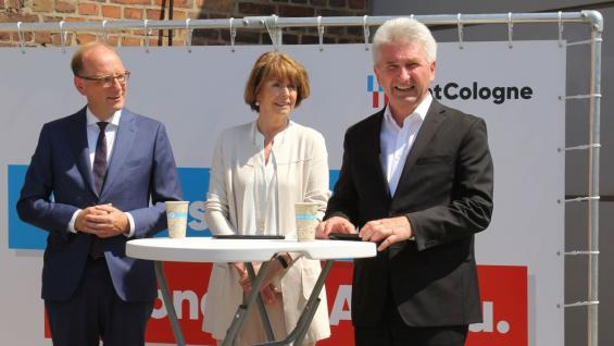 Timo von Lepel, Geschäftsführer der NetCologne Gmbh, Oberbürgermeisterin Henriette Reker, Prof. Dr. Andreas Pinkwart, Minister für Wirtschaft, Innovation, Digitalisierung und Energie NRW (v. l. n. r.)