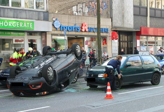 Spektakularer Unfall Auf Der Neusser Strasse Koeln De