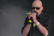 Andrew Eldritch: Kopf von The Sisters Of Mercy und einer der bekanntesten Musiker in der "Schwarzen Szene". (Foto: Helmut Löwe) Andrew Eldritch: Kopf von The Sisters Of Mercy und einer der bekanntesten Musiker in der "Schwarzen Szene". (Foto: Helmut Löwe)