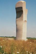 Moderne Kunst am Wegesrand. (Foto: Edwin Süselbeck)