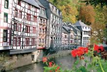 Eifelstädtchen Monschau: Fachwerkhäuser zeubern ein pittoreskes Bild. (Foto: Jochen Rüffer und Christiane Rüffer-Lukowicz) Eifelstädtchen Monschau: Fachwerkhäuser zeubern ein pittoreskes Bild. (Foto: Jochen Rüffer und Christiane Rüffer-Lukowicz)