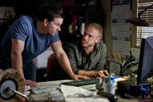 Chris (Mark Wahlberg) und sein Kumpel Sebastian (Ben Foster) wollen einen letzten Coup starten (Foto: Universal Pictures) Chris (Mark Wahlberg) und sein Kumpel Sebastian (Ben Foster) wollen einen letzten Coup starten (Foto: Universal Pictures)