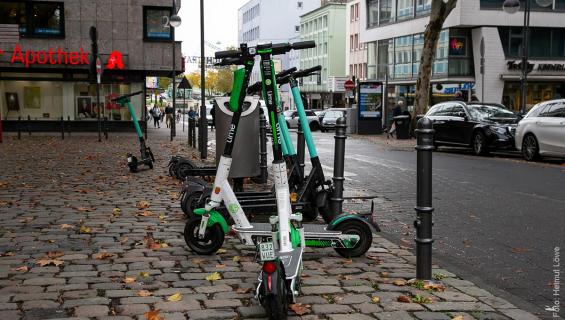 Anbieter Von Leih E Scootern Gegen Nachtfahrverbot In Koln Koeln De