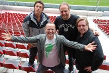 Die Fantastischen Vier: Michi Beck, Thomas D, Smudo und And.Ypsilon (v.l.n.r.) im Kölner Stadion. (Foto: Helmut Löwe) Die Fantastischen Vier: Michi Beck, Thomas D, Smudo und And.Ypsilon (v.l.n.r.) im Kölner Stadion. (Foto: Helmut Löwe)