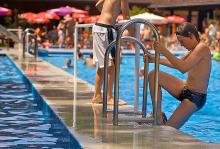 Das Loss mer Singe Sommerfest 2013 findet im Freibad statt. Ob die Höhner auch Planschen gehen? (Foto: Photopin, Paalia, CC) Das Loss mer Singe Sommerfest 2013 findet im Freibad statt. Ob die Höhner auch Planschen gehen? (Foto: Photopin, Paalia, CC)