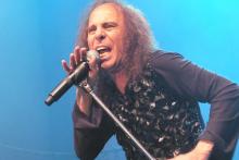 Ronnie James Dio, Sänger von Heaven & Hell: Mit 66 Jahren immer noch stimmgewaltig. (Foto: Helmut Löwe) Ronnie James Dio, Sänger von Heaven & Hell: Mit 66 Jahren immer noch stimmgewaltig. (Foto: Helmut Löwe)