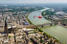 Dom, Rhein, Himmel - darauf fliegt der Kölner! Foto: hubschrauberflug.de