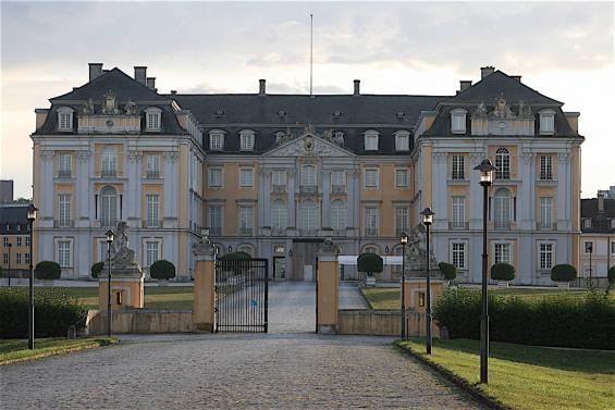 Schlosser Bruhl Die Schonsten Ausfluge Zu Schlossern Und Burgen Koeln De