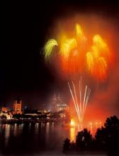 Hohenzollern Balkon, Tanzbrunnen und Bastei: Hier genießen Sie die beste Sicht auf das Feuerwerk. (Foto: Kölner Lichter) Hohenzollern Balkon, Tanzbrunnen und Bastei: Hier genießen Sie die beste Sicht auf das Feuerwerk. (Foto: Kölner Lichter)