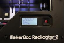 3D-Modelle können einfach auf USB-Stick oder Speicherkarte mitgebracht werden (Foto: Christian Rentrop