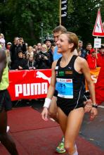 Sabrina Mockenhaupt: Die Lokalmatadorin legte einen Start-Ziel-Sieg hin. (Foto: Kerstin Bernards)