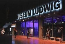 Das Museum Ludwig bei Nacht: Immer ein Publikumsmagnet in der Langen Nacht der Kölner Museen. (Foto: Helmut Löwe) Das Museum Ludwig bei Nacht: Immer ein Publikumsmagnet in der Langen Nacht der Kölner Museen. (Foto: Helmut Löwe)
