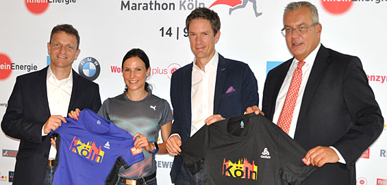 Freuen sich auf den Köln Marathon am 14. September: Marathon-Chef Markus Frisch, Läuferin Sabrina Mockenhaupt, Läufer und ARD-Morgenmagazin-Moderator Sven Lorig sowie Vorstandsvorsitzender der RheinEnergie Dr. Dieter Steinkamp
