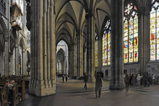 koelner-dom-innen_imago0063140748_kolvenbach_225x150.jpg