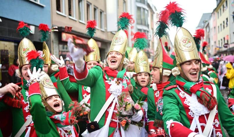 Das Traditionskorps Altstädter Köln im Rosenmontagszug.