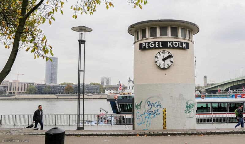 Der Rheinpegel in der Kölner Altstadt