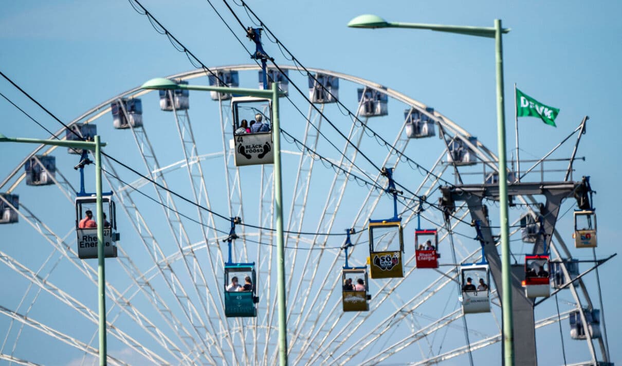 Seilbahn und Riesenrad