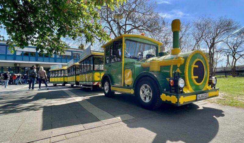 Die Kölner Bimmelbahn am Zoo