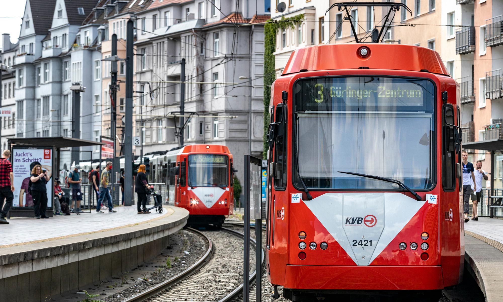Stadtbahn der KVB an der Haltestelle