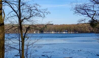 Liblarer See in der nördlichen Ville mit Booten.