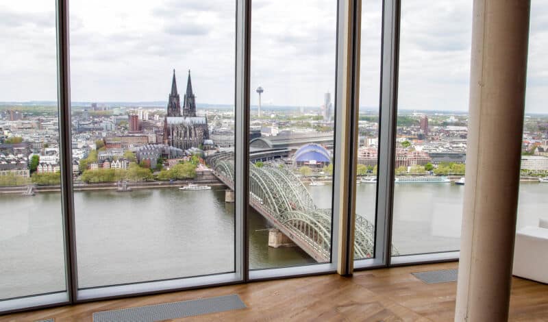 Köln Triangle (LVR-Turm) mit Ausblick auf Köln