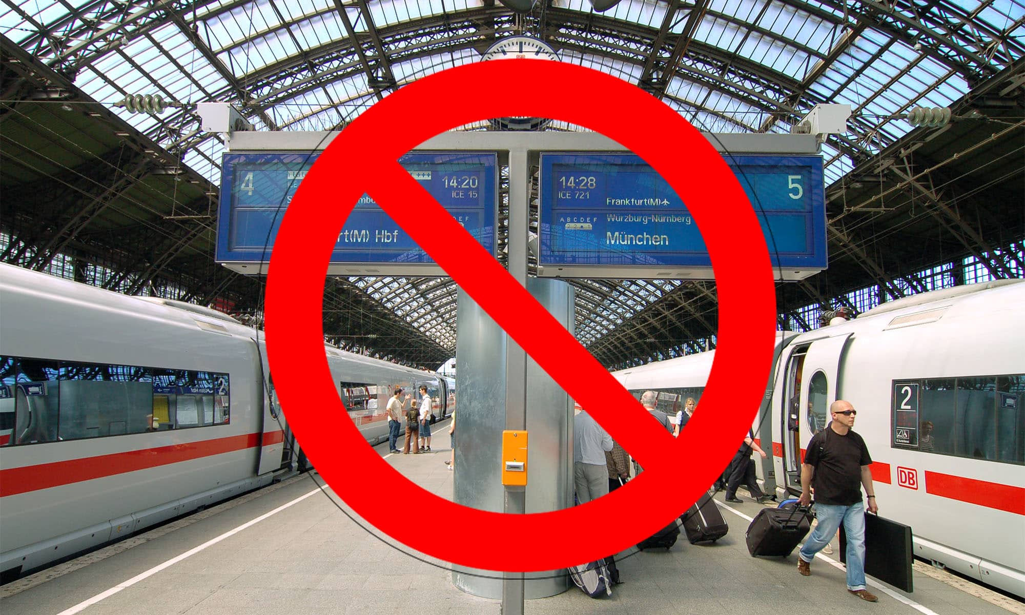 Der Kölner Hauptbahnhof mit Zügen, das Bild wird von einem Verbotszeichen überlagert.
