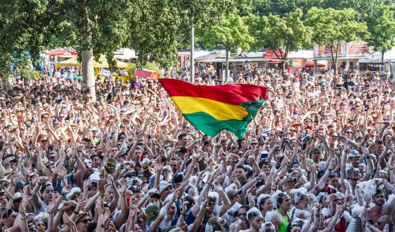 Musikfans auf dem Reggaefestival Summerjam