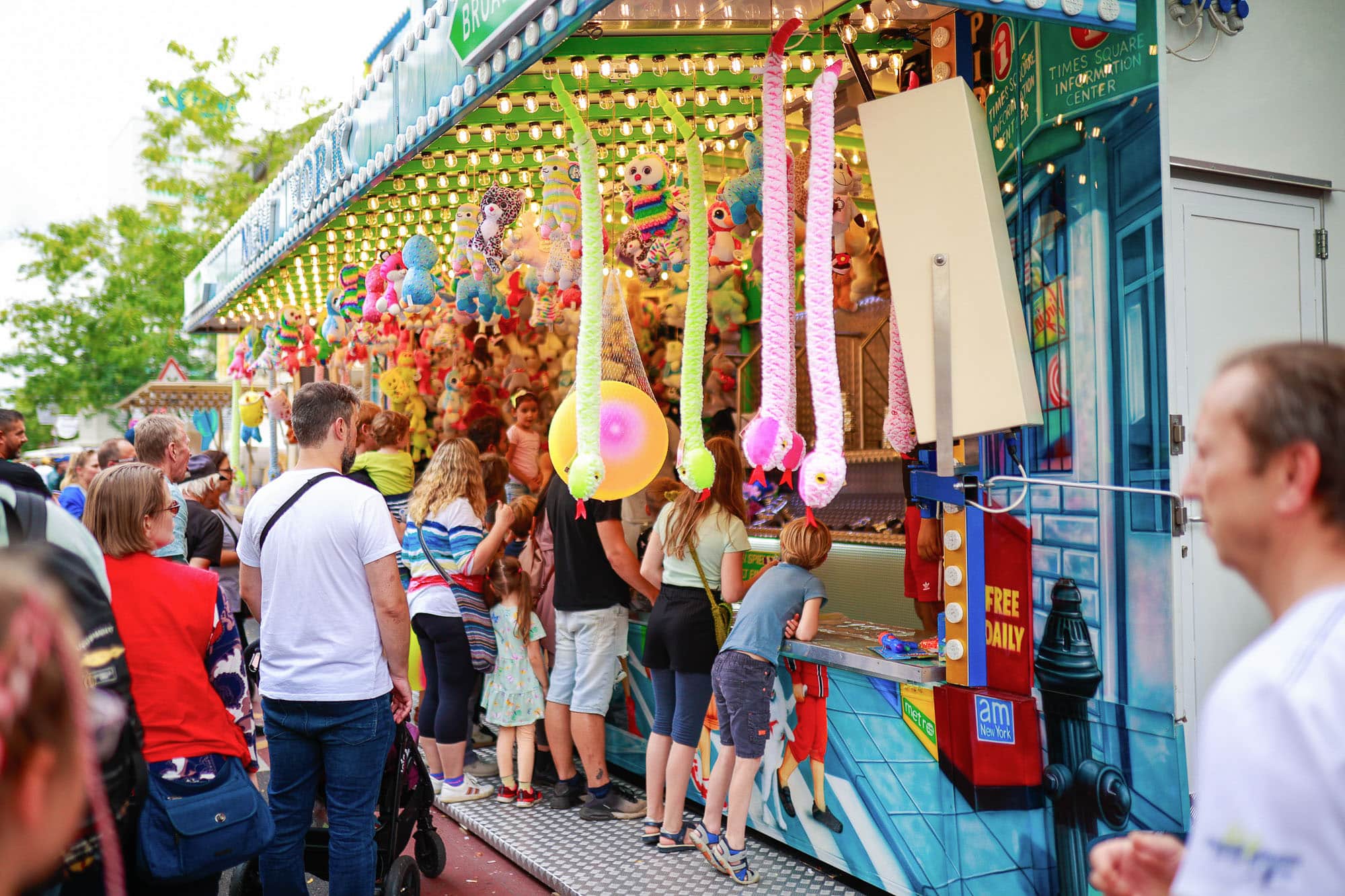 Veraufsstand bei einem Straßenfest