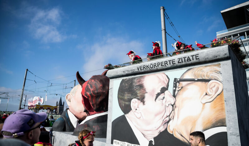 Rosenmontagszug Köln 2023
