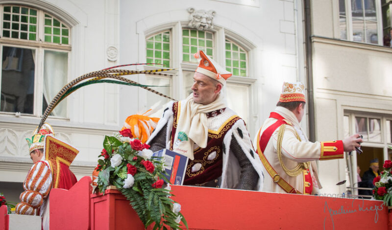 Teilnehmer beim Karnevalsumzug Nippes