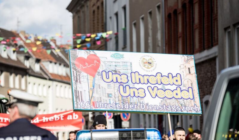 Teilnehmer beim Karnevalsumzug Ehrenfeld