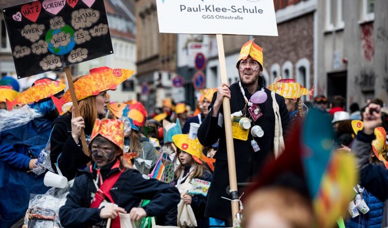 Teilnehmer beim Karnevalsumzug Ehrenfeld