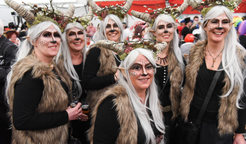 Volkssitzung auf dem Neumarkt