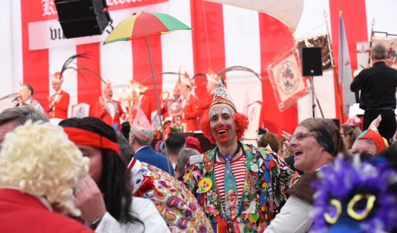 Volkssitzung auf dem Neumarkt