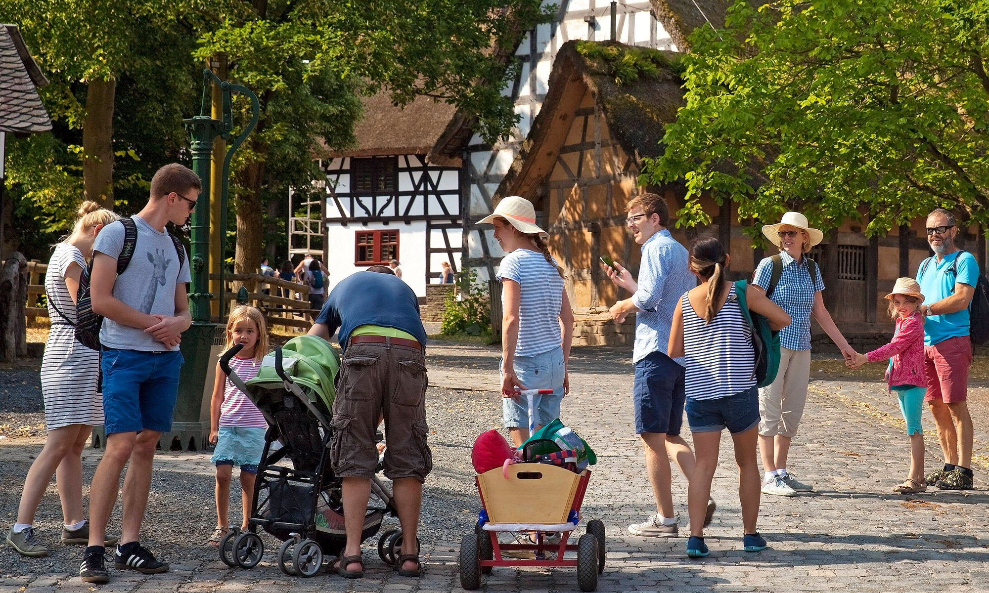 Familie im Freilichtmuseum Kommern