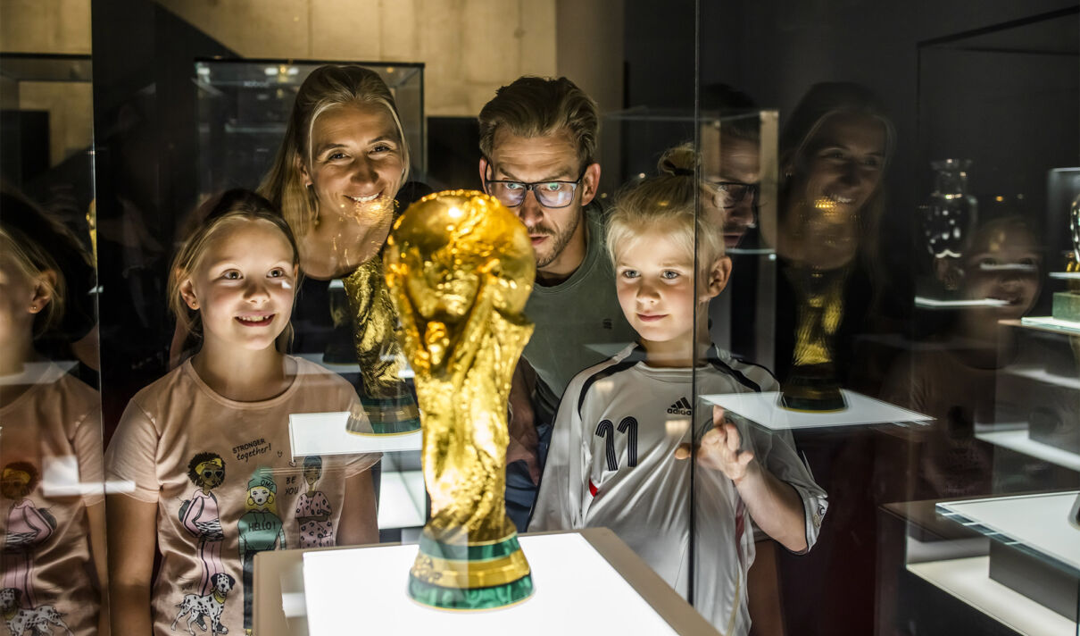 In der Schatzkammer des Deutschen Fußballmuseums