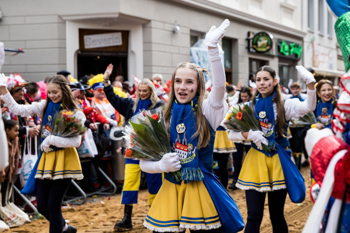 Karneval Rheurdt 2024: Nelkensamstagszug - die Fotos