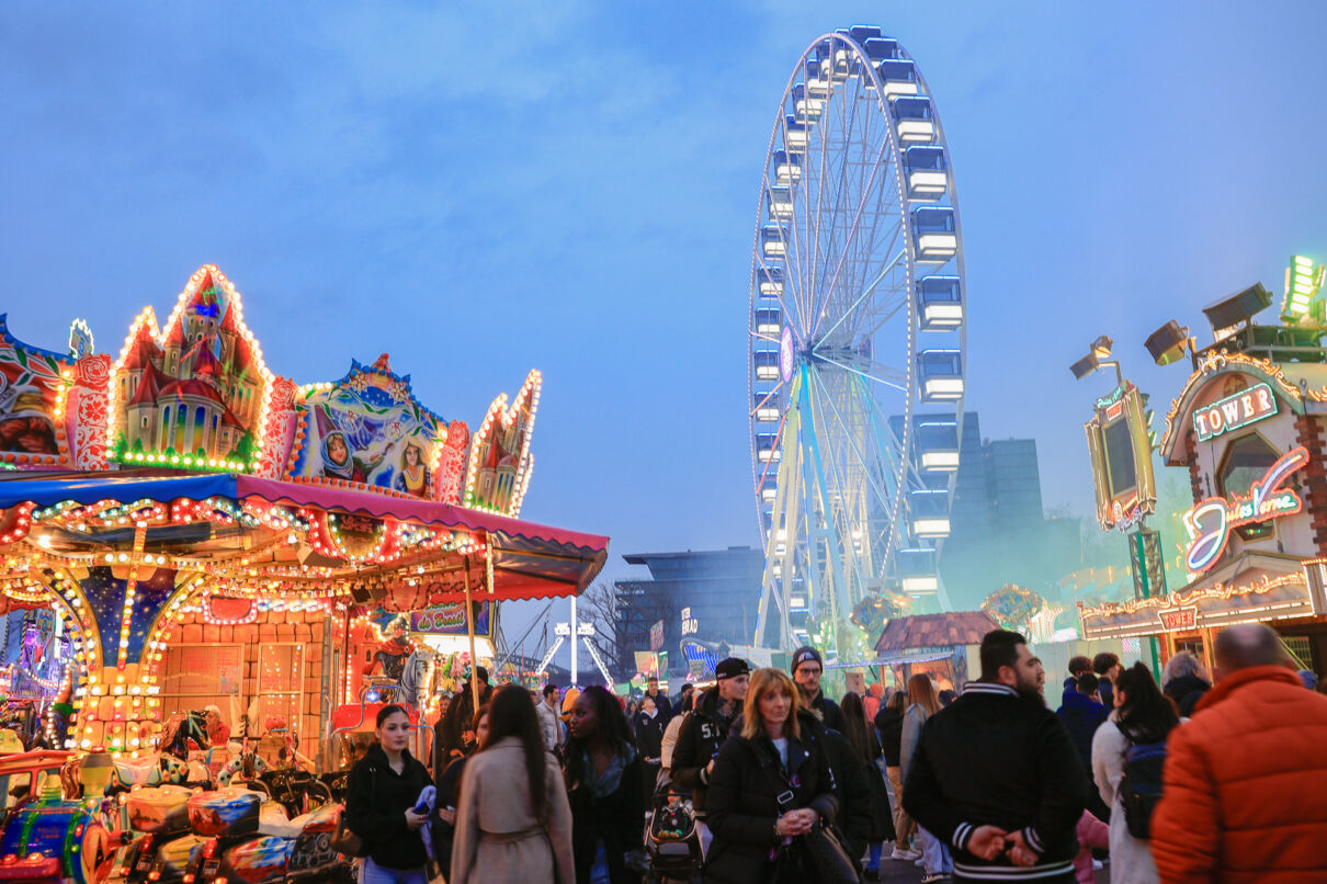 Stimmungsbild von der Osterkirmes in Köln-Deutz