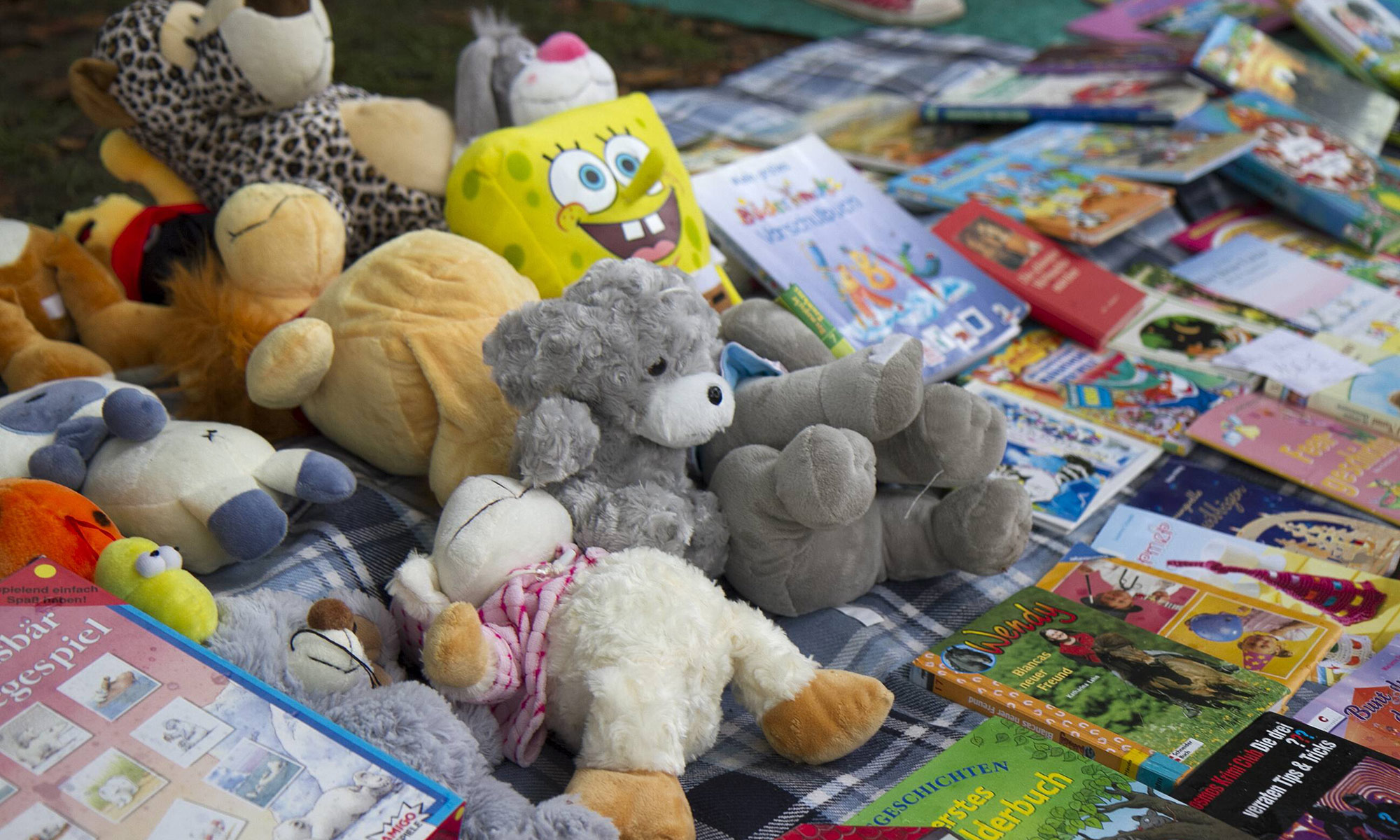 Verkaufsstand auf einem Kinderflohmarkt